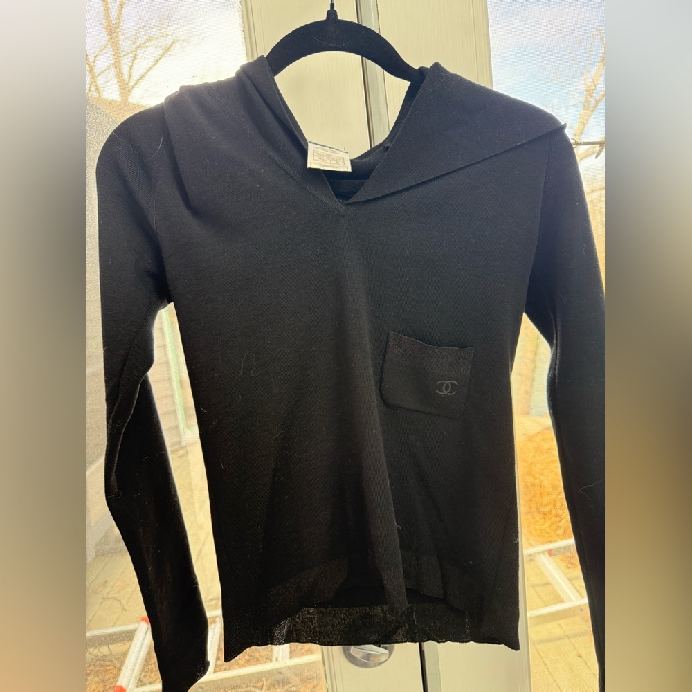 Black Fitted V-Neck Sweatshirt, Chanel with glitter trim, size 38